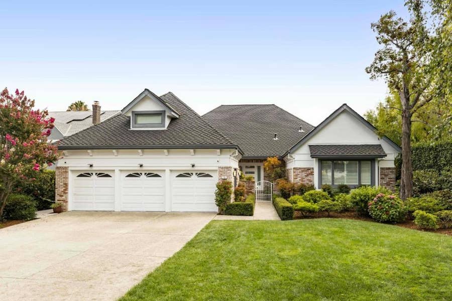 Property photo for 15 Woodleaf Avenue, Redwood City, CA
