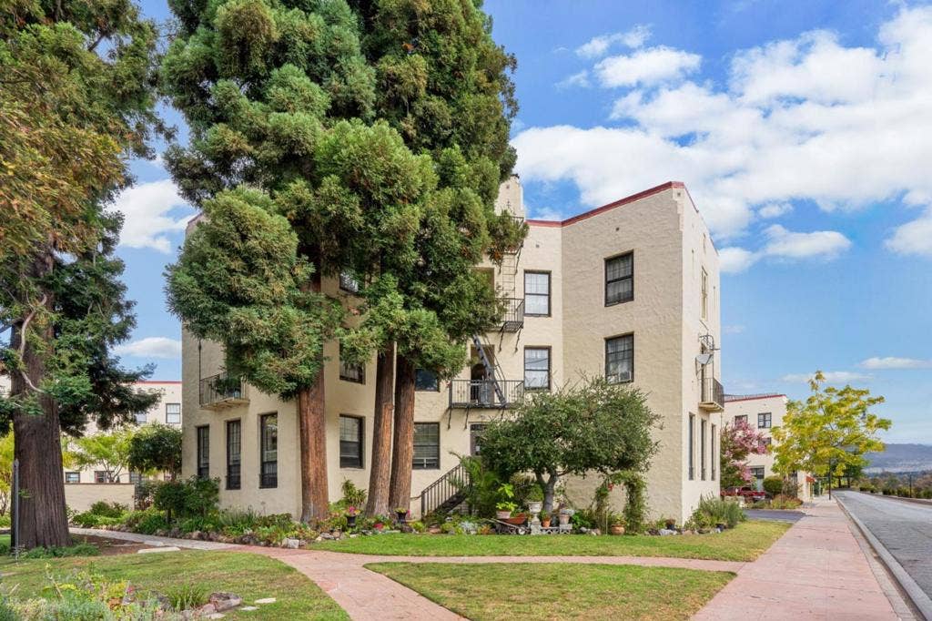 2544 Santa Clara Avenue, Alameda, CA 94501 2544 Santa Clara Avenue, Alameda, CA 94501
