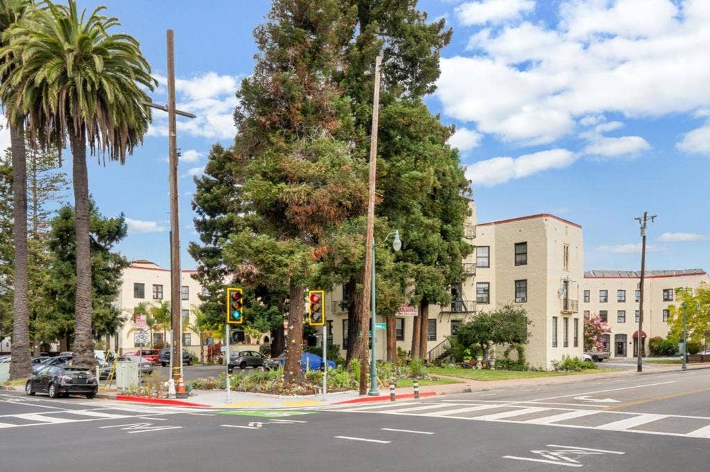 2544 Santa Clara Avenue, Alameda, CA 94501 2544 Santa Clara Avenue, Alameda, CA 94501