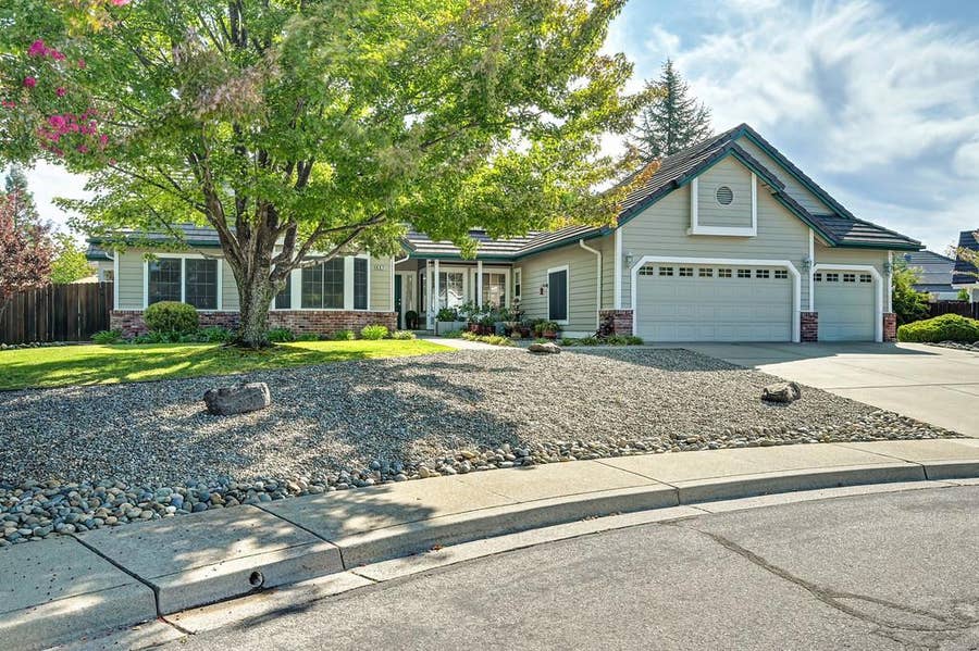 Property photo for 807 Mesa Vista Way, Auburn, CA
