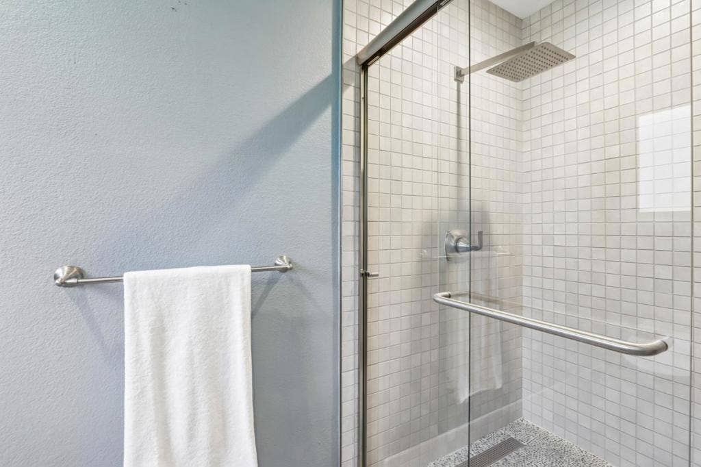 6421 Rolling Meadow Court, San Jose, CA 95135 6421 Rolling Meadow Court, San Jose, CA 95135