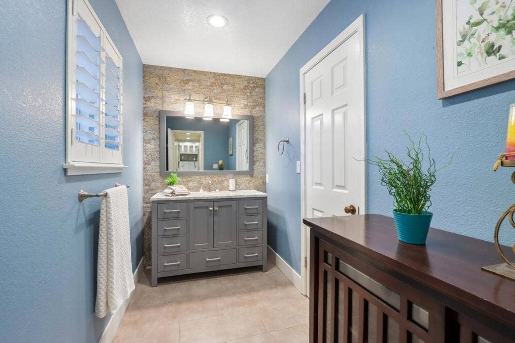 6421 Rolling Meadow Court, San Jose, CA 95135 6421 Rolling Meadow Court, San Jose, CA 95135