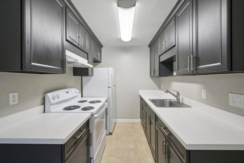 550 Berry Avenue, Hayward, CA 94544 550 Berry Avenue, Hayward, CA 94544