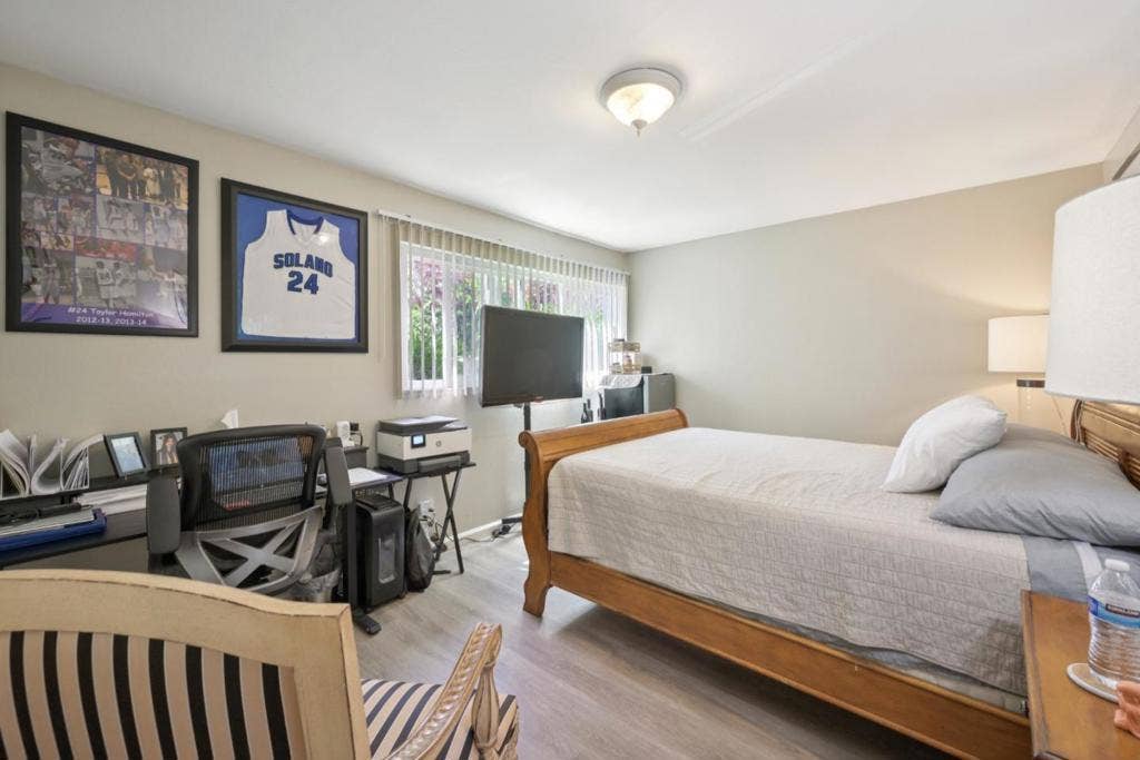 550 Berry Avenue, Hayward, CA 94544 550 Berry Avenue, Hayward, CA 94544