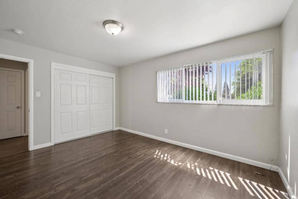 550 Berry Avenue, Hayward, CA 94544 550 Berry Avenue, Hayward, CA 94544