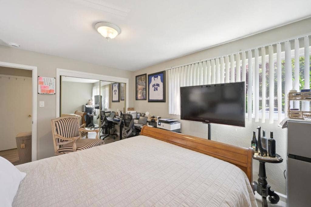 550 Berry Avenue, Hayward, CA 94544 550 Berry Avenue, Hayward, CA 94544