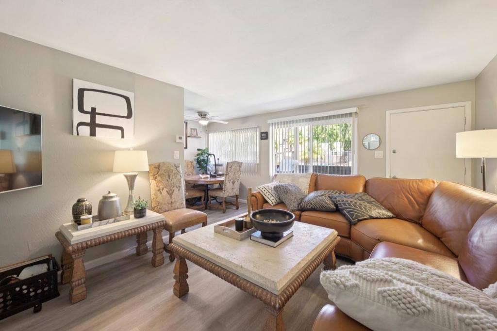 550 Berry Avenue, Hayward, CA 94544 550 Berry Avenue, Hayward, CA 94544