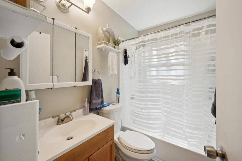 550 Berry Avenue, Hayward, CA 94544 550 Berry Avenue, Hayward, CA 94544