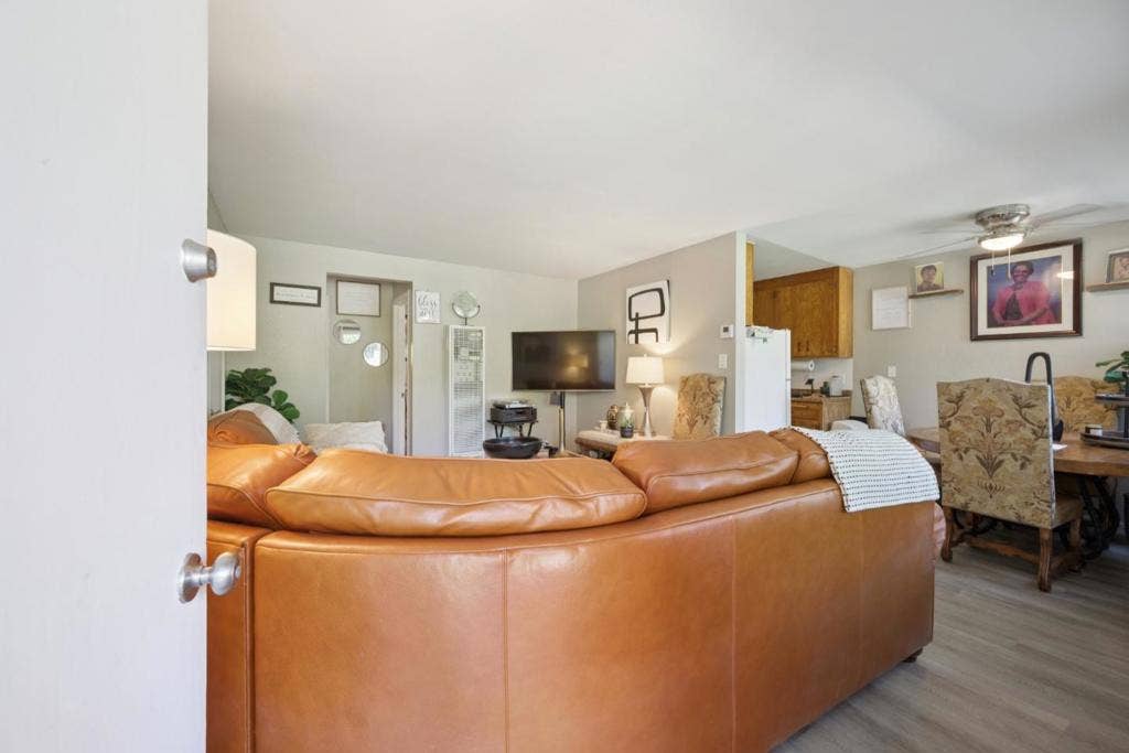 550 Berry Avenue, Hayward, CA 94544 550 Berry Avenue, Hayward, CA 94544