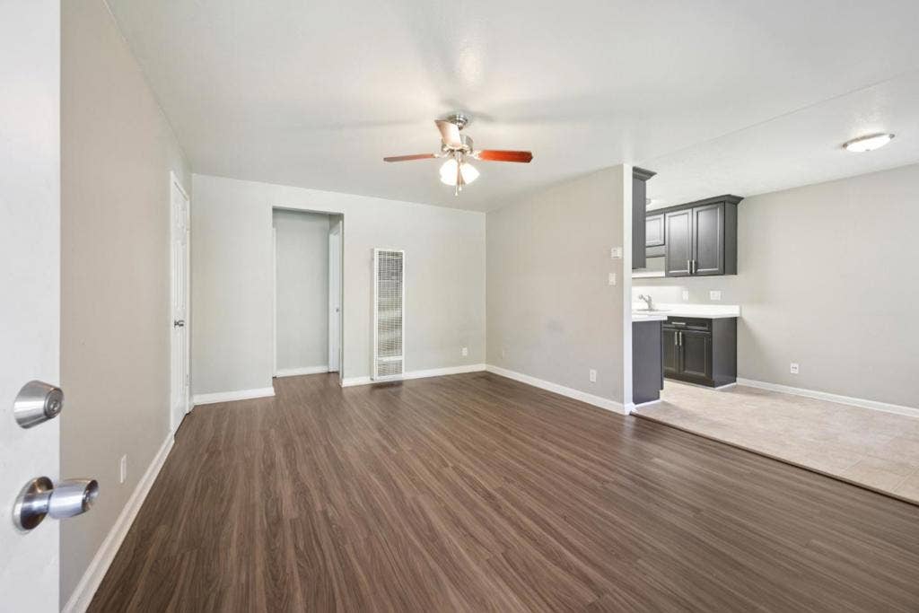 550 Berry Avenue, Hayward, CA 94544 550 Berry Avenue, Hayward, CA 94544