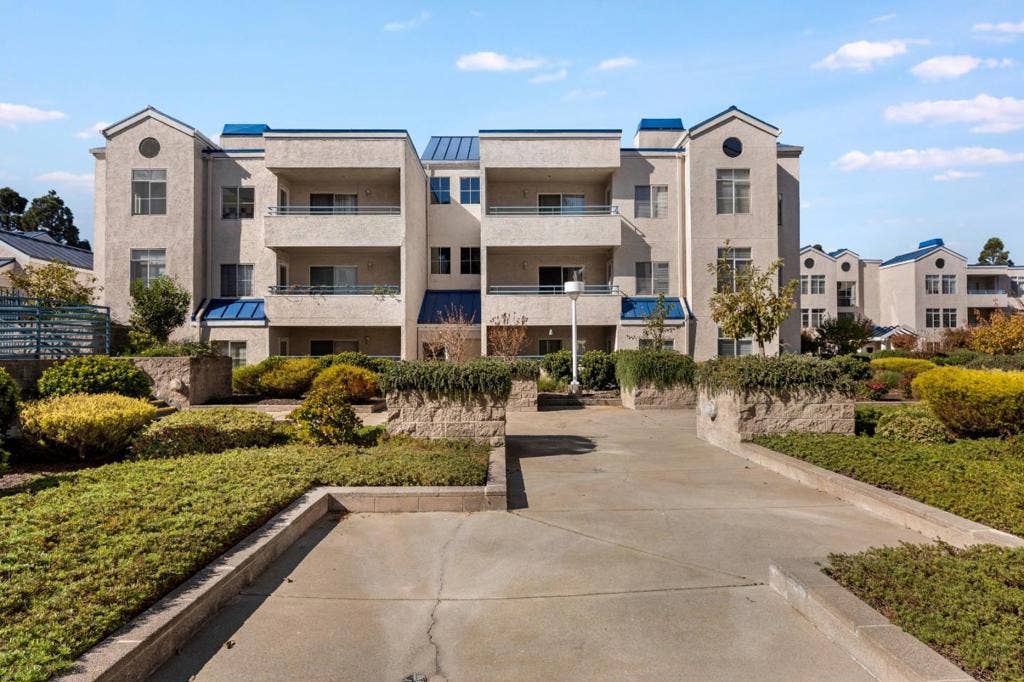 535 Pierce Street, #2310, Albany, CA 94706 535 Pierce Street, #2310, Albany, CA 94706