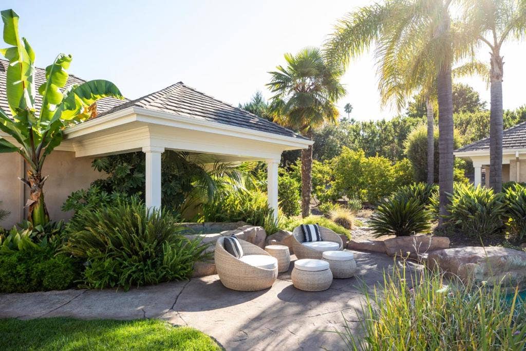 26883 Dezahara Way, Los Altos Hills, CA 94022 26883 Dezahara Way, Los Altos Hills, CA 94022