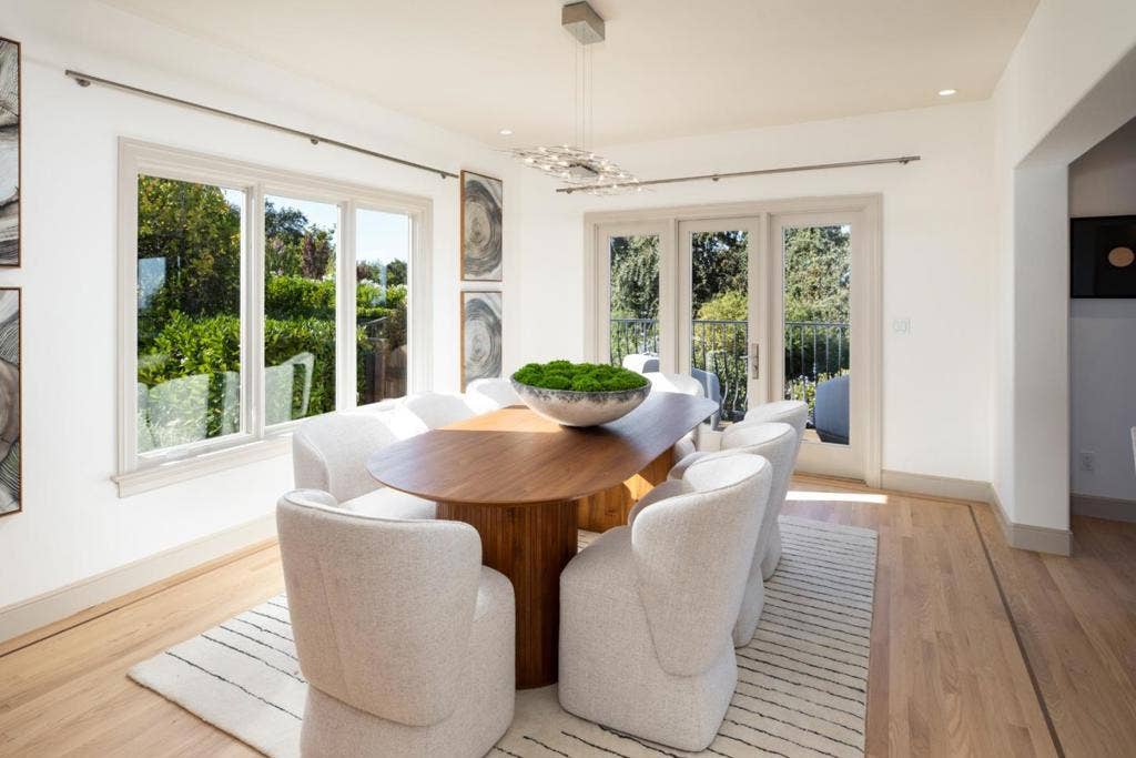 26883 Dezahara Way, Los Altos Hills, CA 94022 26883 Dezahara Way, Los Altos Hills, CA 94022