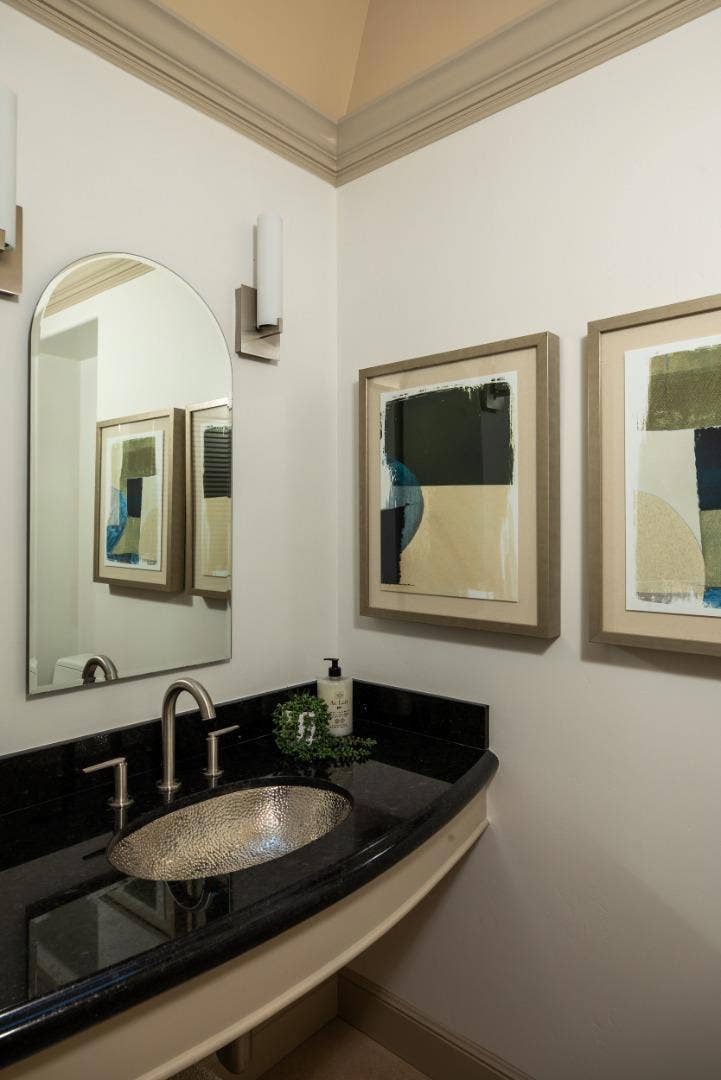 26883 Dezahara Way, Los Altos Hills, CA 94022 26883 Dezahara Way, Los Altos Hills, CA 94022