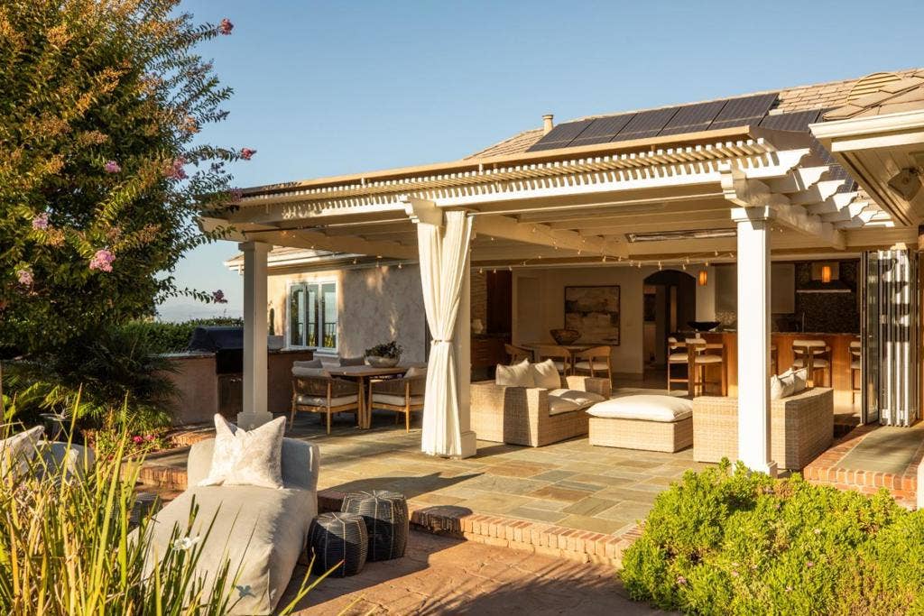 26883 Dezahara Way, Los Altos Hills, CA 94022 26883 Dezahara Way, Los Altos Hills, CA 94022