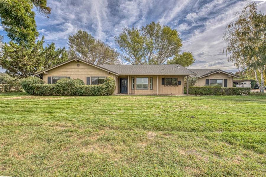 Property photo for 7505 Lovers Lane, Hollister, CA