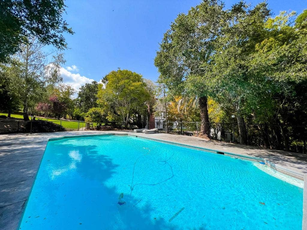 85 Fagan Drive, Hillsborough, CA 94010 85 Fagan Drive, Hillsborough, CA 94010