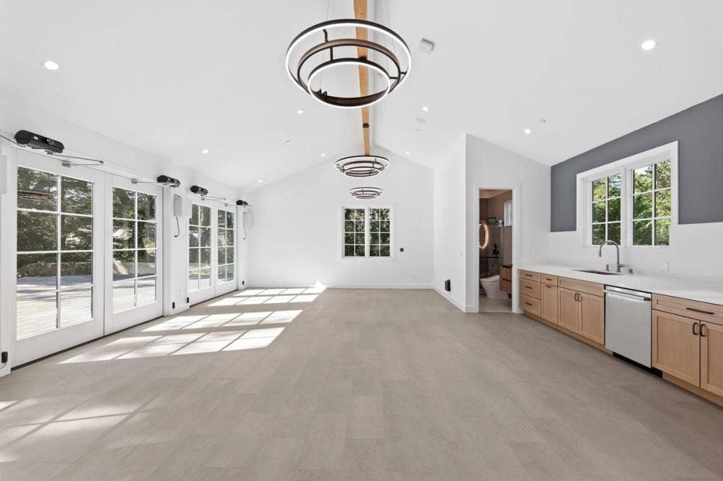 85 Fagan Drive, Hillsborough, CA 94010 85 Fagan Drive, Hillsborough, CA 94010