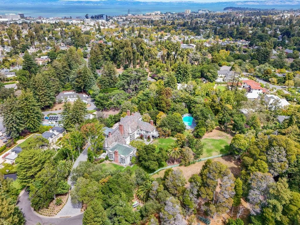85 Fagan Drive, Hillsborough, CA 94010 85 Fagan Drive, Hillsborough, CA 94010