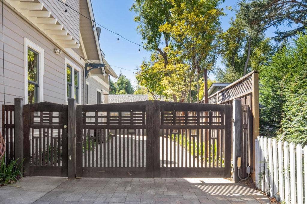 142 Johnson Avenue, Los Gatos, CA 95030 142 Johnson Avenue, Los Gatos, CA 95030