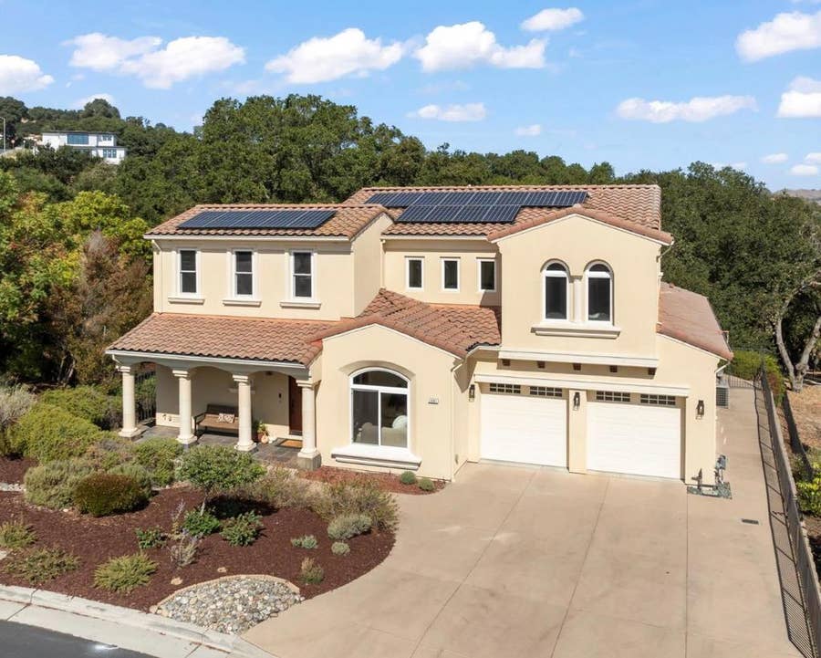 Property photo for 1991 Lavender Way, Gilroy, CA