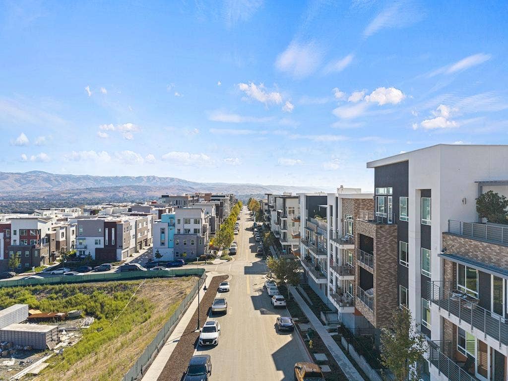 382 Llano De Los Robles Avenue, #7, San Jose, CA 95136