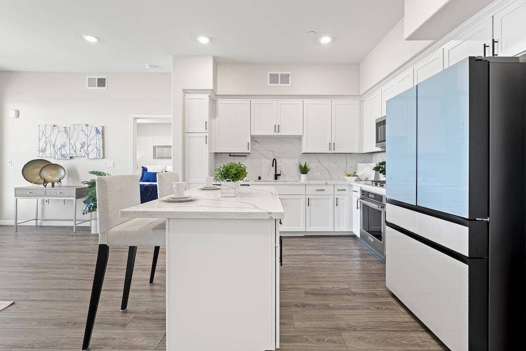 382 Llano De Los Robles Avenue, #7, San Jose, CA 95136