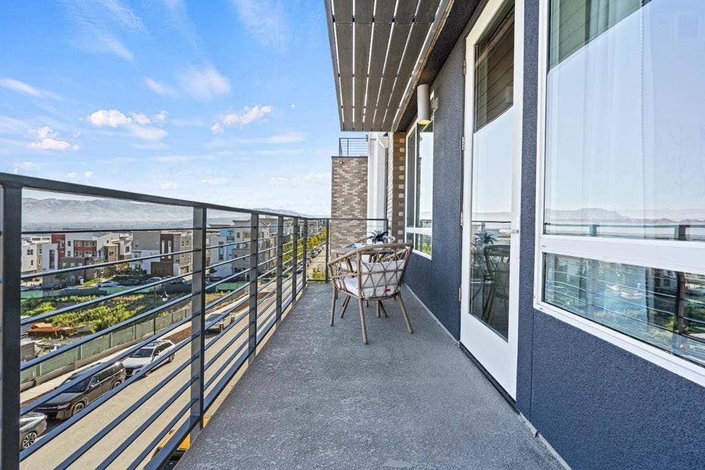 382 Llano De Los Robles Avenue, #7, San Jose, CA 95136