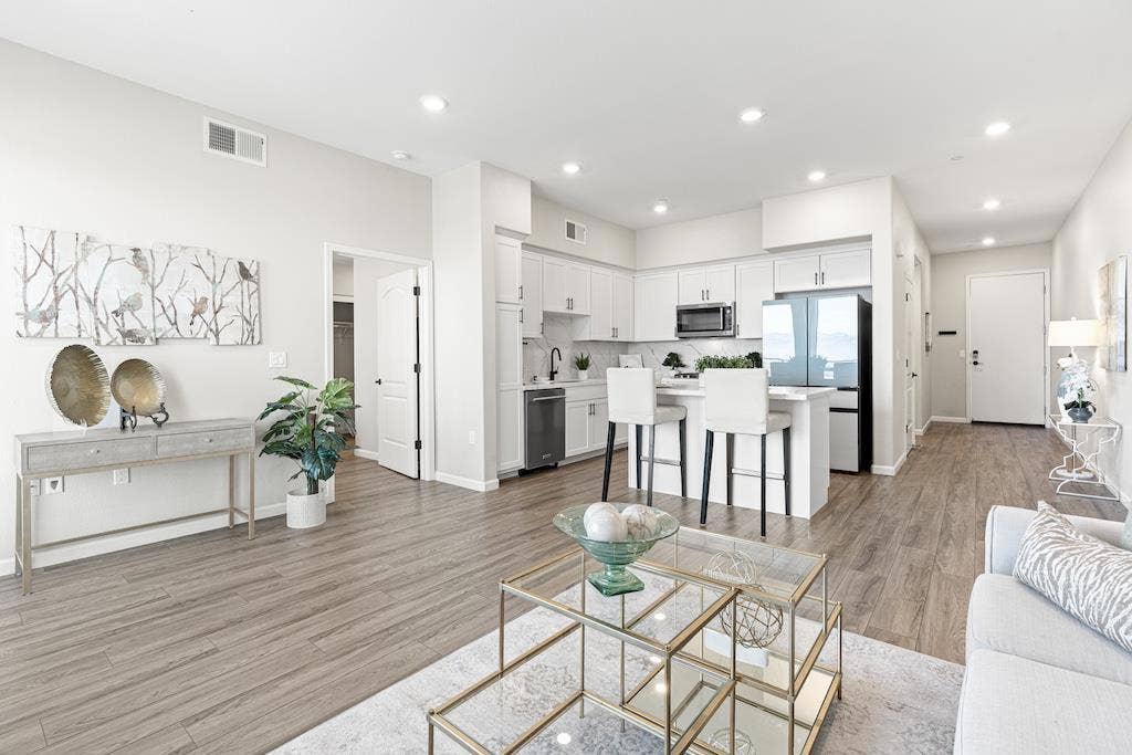 382 Llano De Los Robles Avenue, #7, San Jose, CA 95136