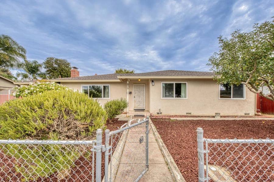 Property photo for 875 Suiter Street, Hollister, CA