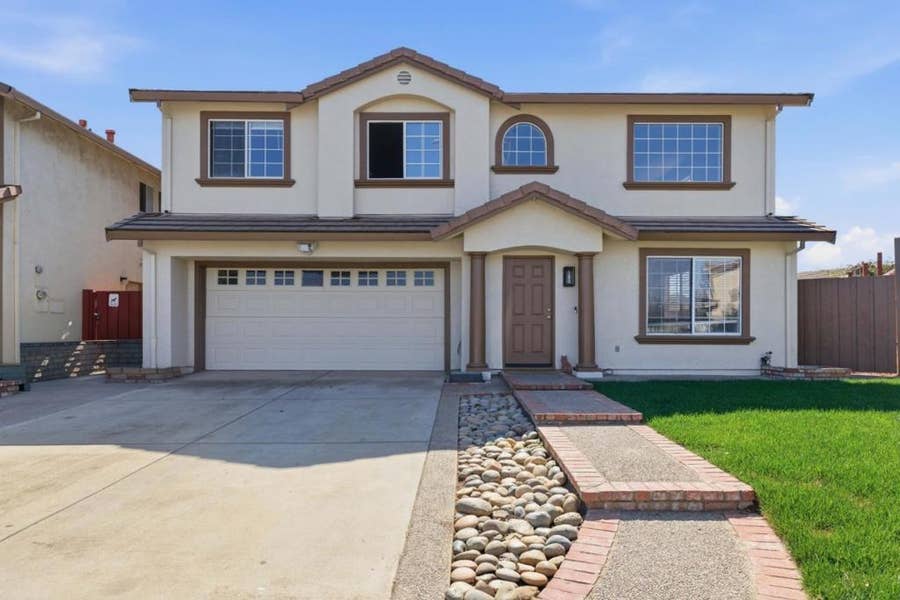 Property photo for 1040 Bison Way, Salinas, CA