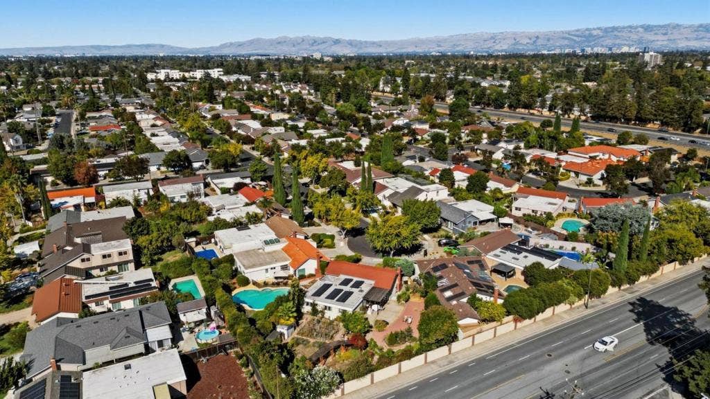 10 Darryl Drive, Campbell, CA 95008