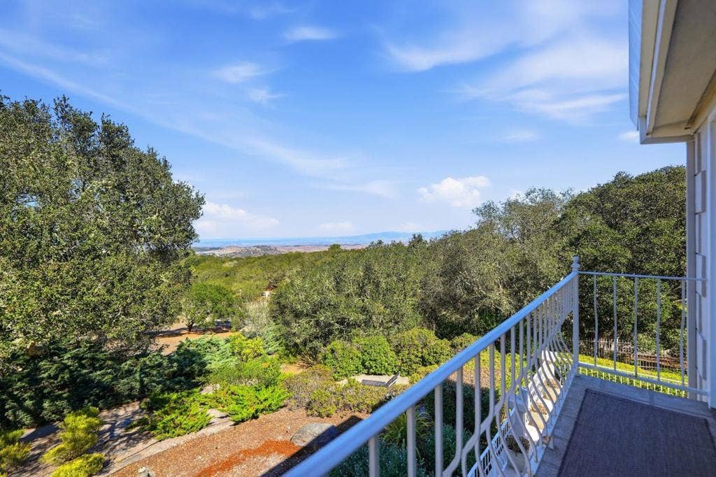 26048 Paseo Del Sur, Monterey, CA 93940 26048 Paseo Del Sur, Monterey, CA 93940