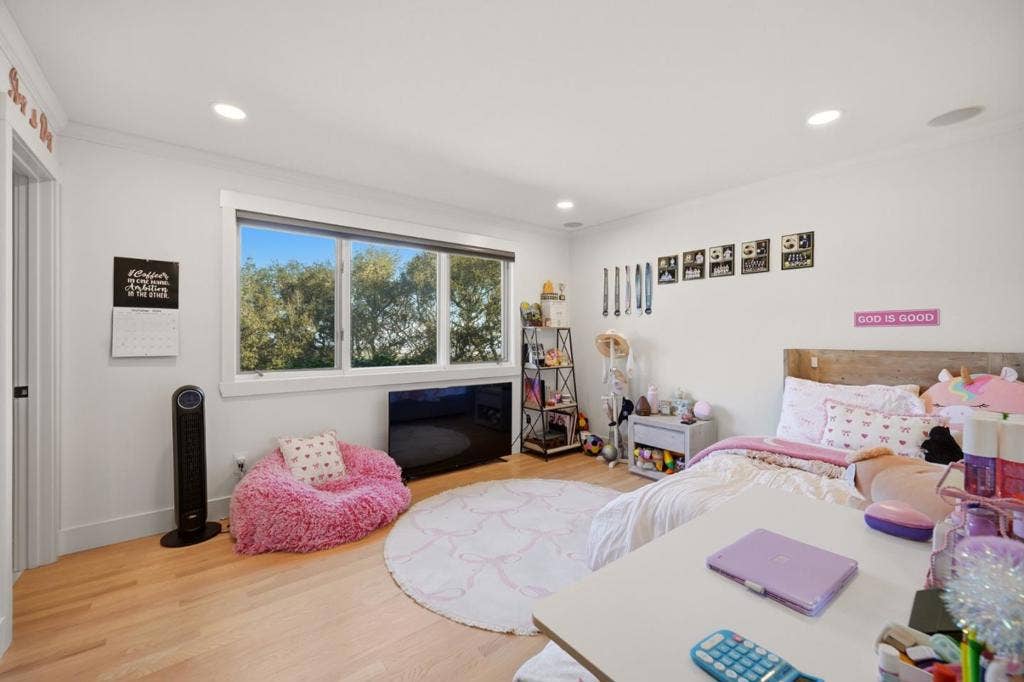 26048 Paseo Del Sur, Monterey, CA 93940 26048 Paseo Del Sur, Monterey, CA 93940