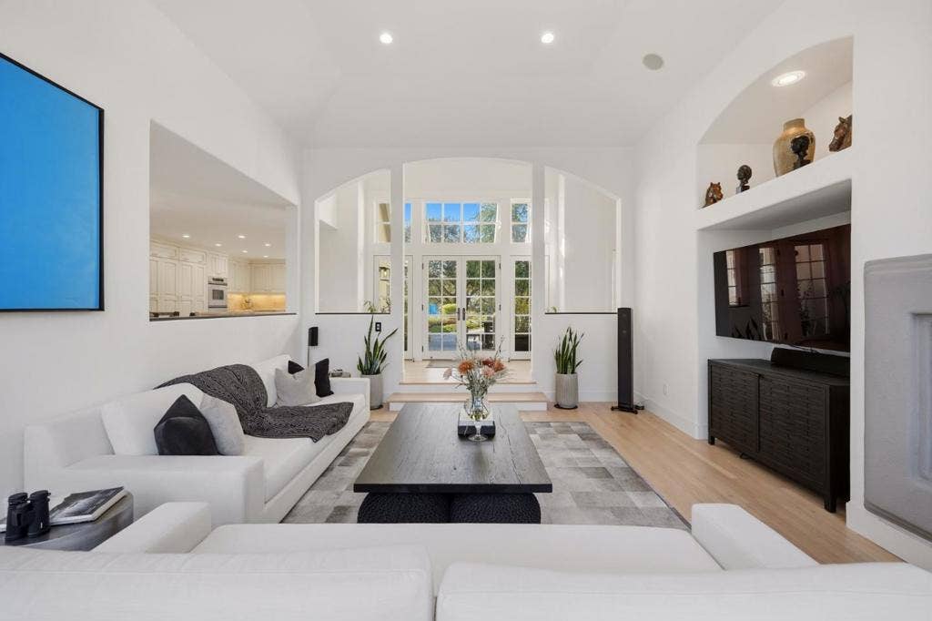 26048 Paseo Del Sur, Monterey, CA 93940 26048 Paseo Del Sur, Monterey, CA 93940