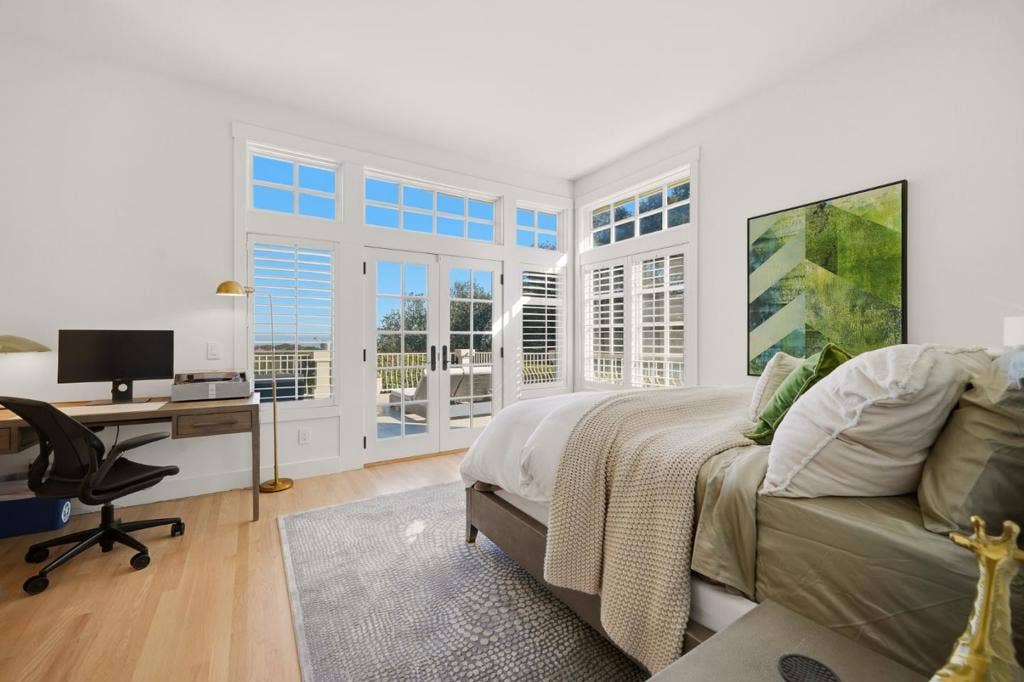 26048 Paseo Del Sur, Monterey, CA 93940 26048 Paseo Del Sur, Monterey, CA 93940