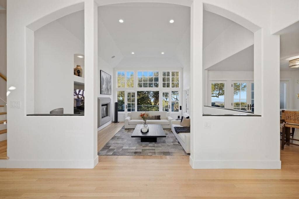 26048 Paseo Del Sur, Monterey, CA 93940 26048 Paseo Del Sur, Monterey, CA 93940