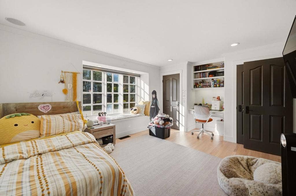 26048 Paseo Del Sur, Monterey, CA 93940 26048 Paseo Del Sur, Monterey, CA 93940