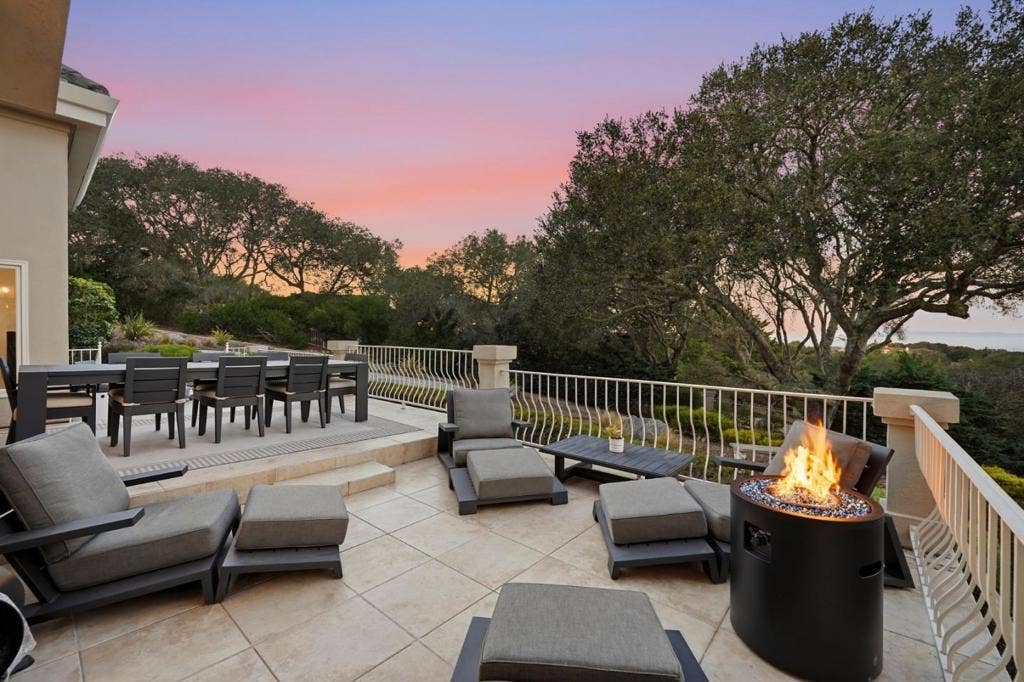 26048 Paseo Del Sur, Monterey, CA 93940 26048 Paseo Del Sur, Monterey, CA 93940