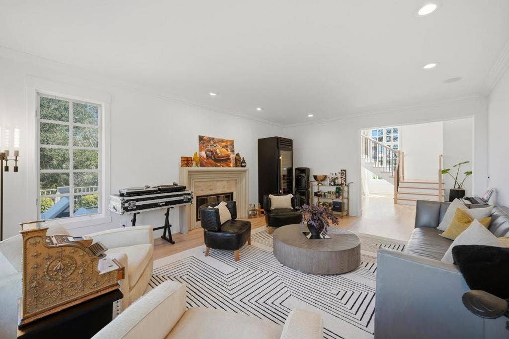 26048 Paseo Del Sur, Monterey, CA 93940 26048 Paseo Del Sur, Monterey, CA 93940