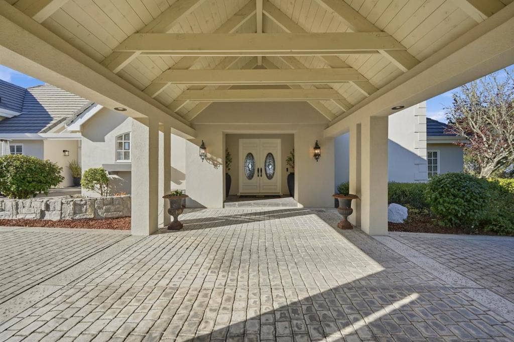 26048 Paseo Del Sur, Monterey, CA 93940 26048 Paseo Del Sur, Monterey, CA 93940