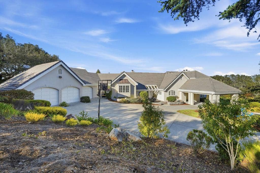 26048 Paseo Del Sur, Monterey, CA 93940 26048 Paseo Del Sur, Monterey, CA 93940