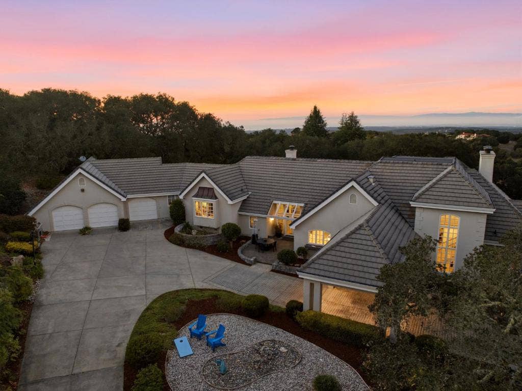 26048 Paseo Del Sur, Monterey, CA 93940 26048 Paseo Del Sur, Monterey, CA 93940