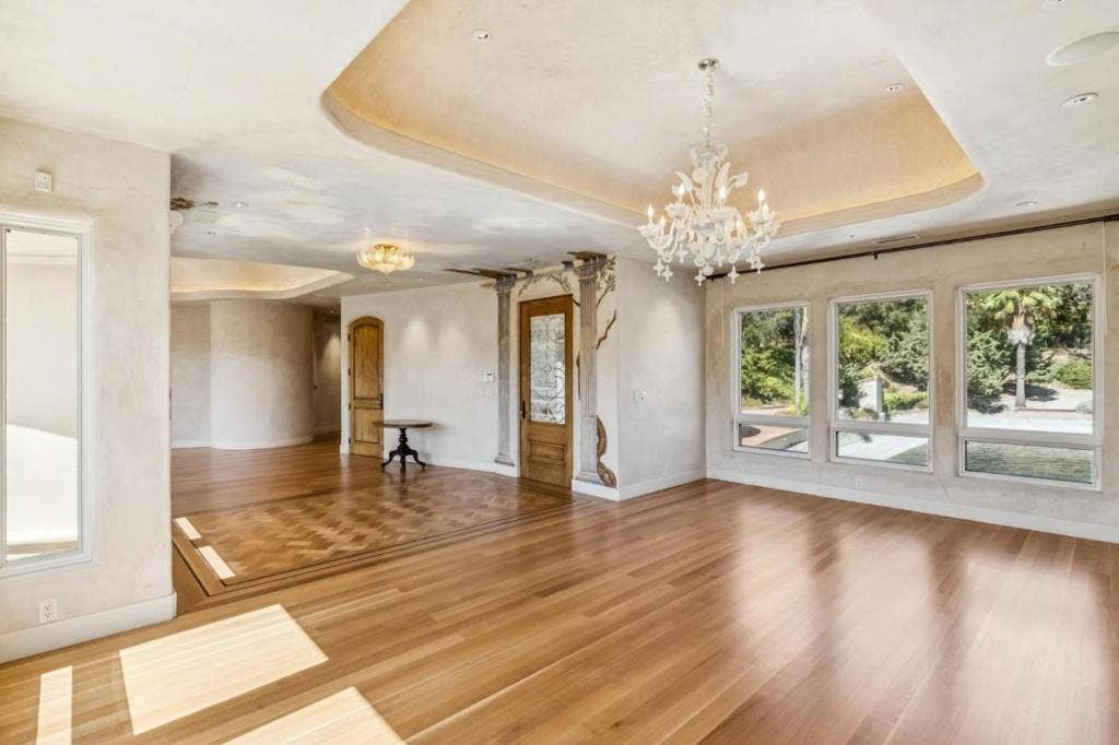 12500 Corbetta Lane, Los Altos Hills, CA 94022 12500 Corbetta Lane, Los Altos Hills, CA 94022