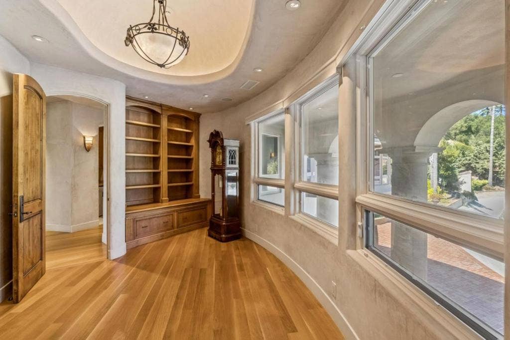 12500 Corbetta Lane, Los Altos Hills, CA 94022 12500 Corbetta Lane, Los Altos Hills, CA 94022