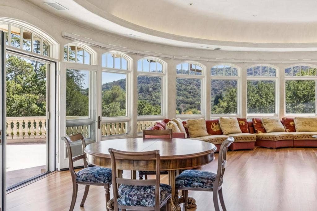 12500 Corbetta Lane, Los Altos Hills, CA 94022 12500 Corbetta Lane, Los Altos Hills, CA 94022