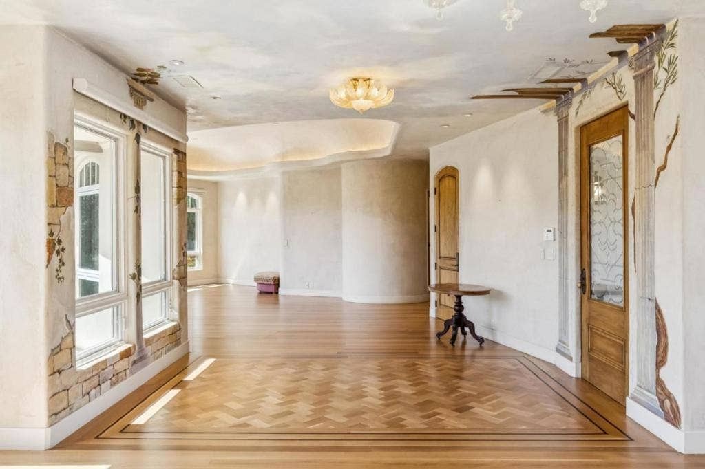12500 Corbetta Lane, Los Altos Hills, CA 94022 12500 Corbetta Lane, Los Altos Hills, CA 94022