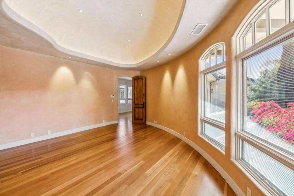 12500 Corbetta Lane, Los Altos Hills, CA 94022 12500 Corbetta Lane, Los Altos Hills, CA 94022