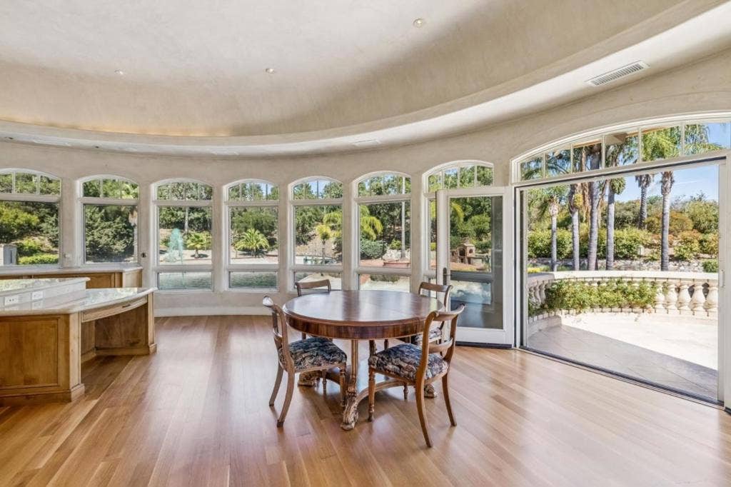 12500 Corbetta Lane, Los Altos Hills, CA 94022 12500 Corbetta Lane, Los Altos Hills, CA 94022