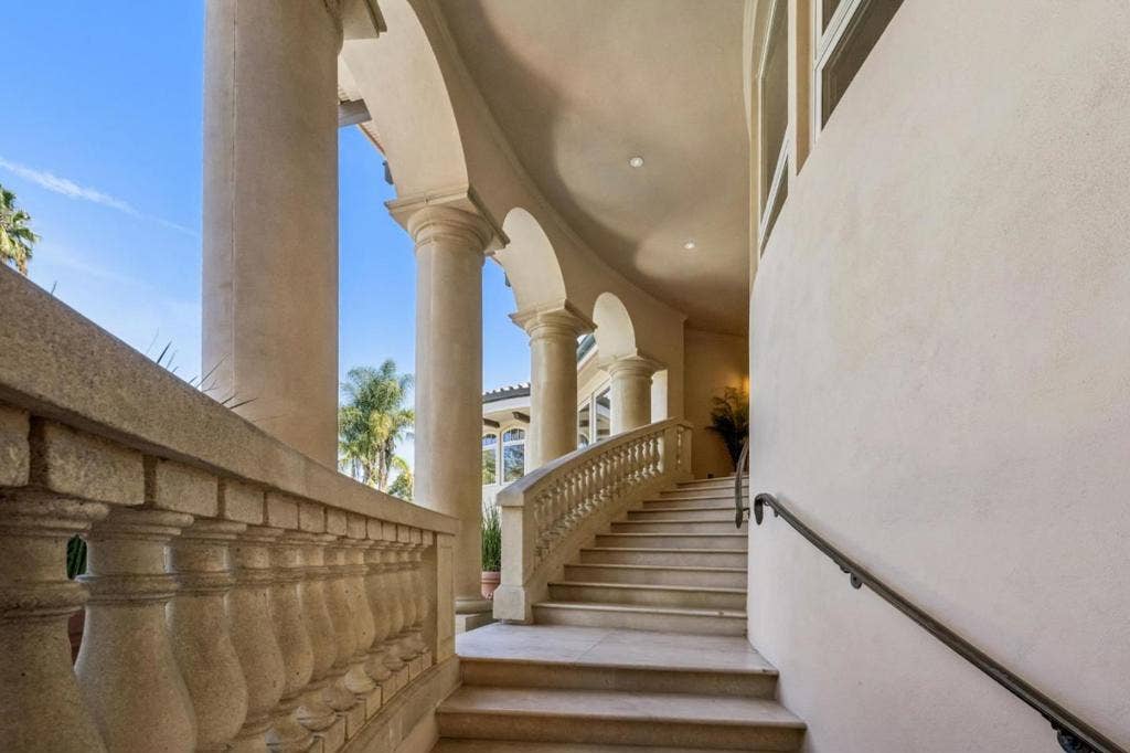 12500 Corbetta Lane, Los Altos Hills, CA 94022 12500 Corbetta Lane, Los Altos Hills, CA 94022